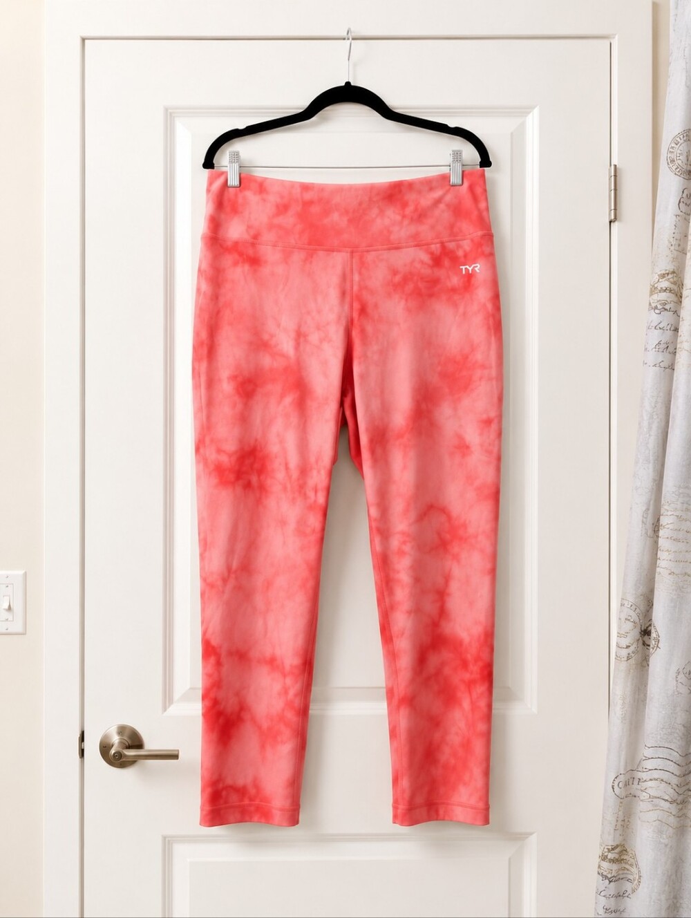 Leggings/ Active Wear Capri Coral-Pink Tie Dye Size XL By Vogo Athletica